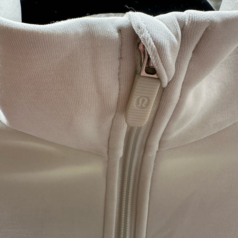 Lululemon Women's Lightweight Zip-Up Jacket - Picture 2 of 9